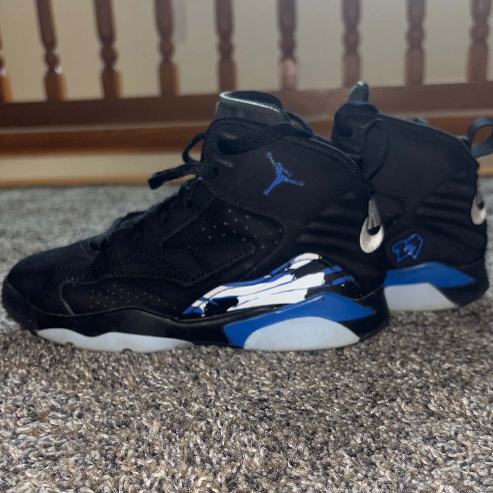Youth Jordan Jumpman size 13.5C